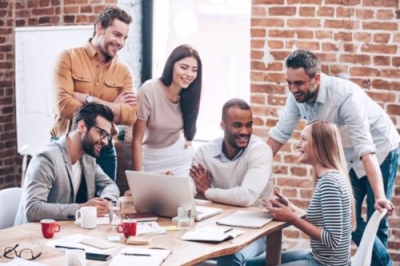 Economía para no Especialistas + IA (Premium con Doble Certificación)